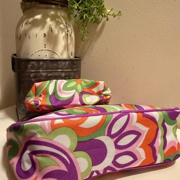 Clinique Purple Cosmetic Bag - Picture 3 of 6